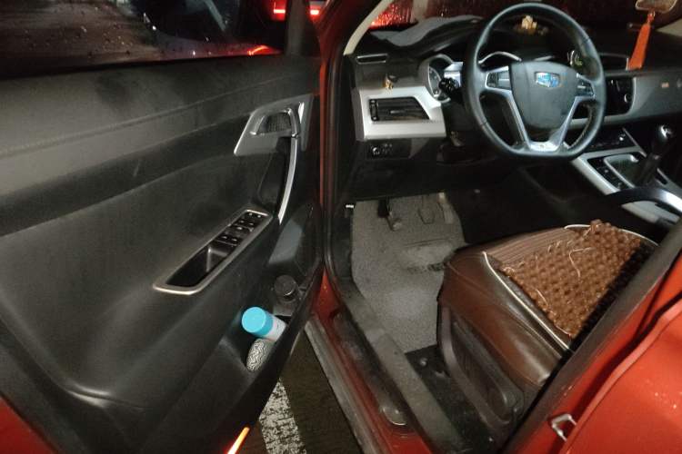 Used Geely Auto Emgrand X7 Sport 2016 2.0L Manual ZhiShang Version
