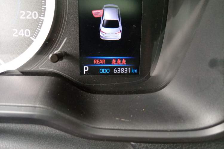 Used Toyota Corolla 2019 Dual-Engine 1.8L E-CVT GL-i Elite Edition Odometer Close Up