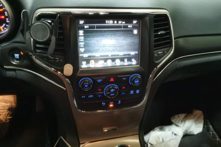 Used Jeep Grand Cherokee 2014 3.0TD Diesel Comfort Navigation Version Audio And AC Panel