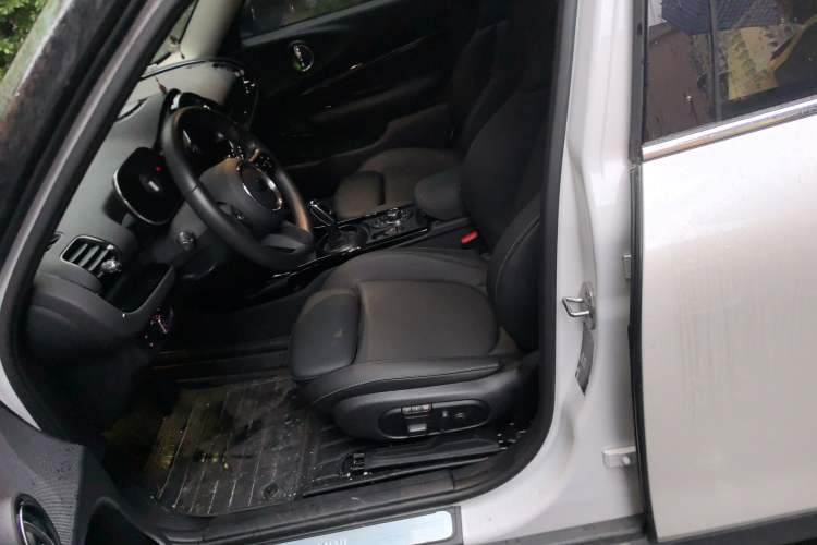 Used MINI Clubman 2023 Updated 1.5T COOPER Classic Edition Left Front Seat