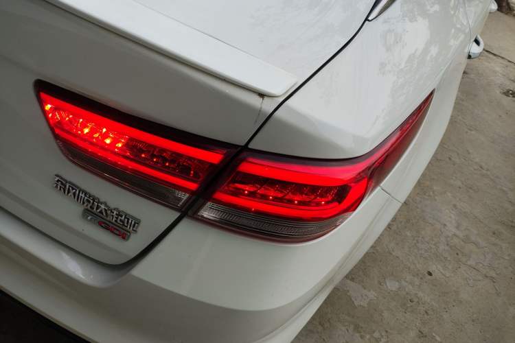 Used Kia K5 2016 1.6T Automatic LUX
