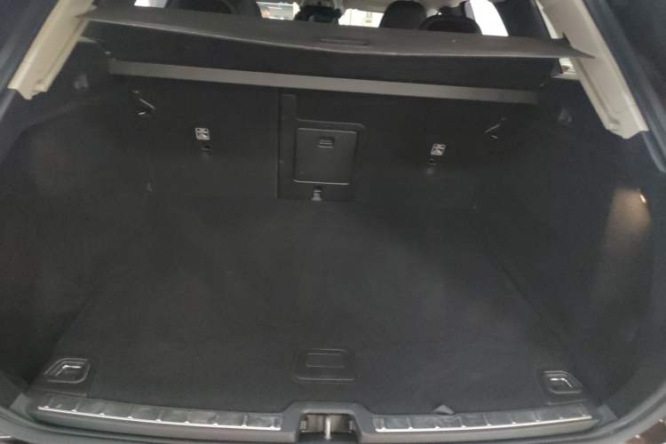 Used Volvo XC60 2019 T5 4x4 Zhiyuan Edition China VI Standard Trunk