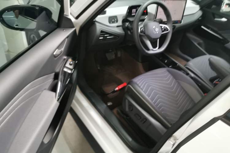 Used Volkswagen ID.3 2025 Smart Model Outstanding Oxygen Edition Driver Seat