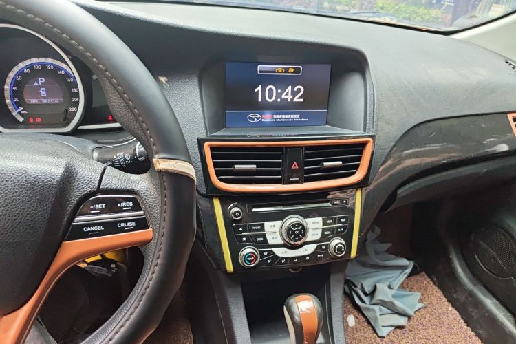 Used Soueast V6 Lingshi 2013 1.5L CVT Elite Edition Audio And AC Panel