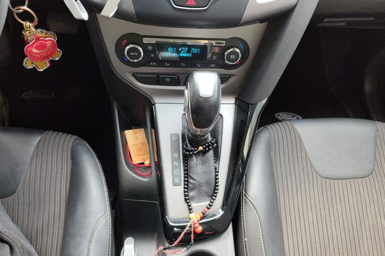 Used Ford Focus 2012 Sedan 1.6L Automatic Fashion Edition
