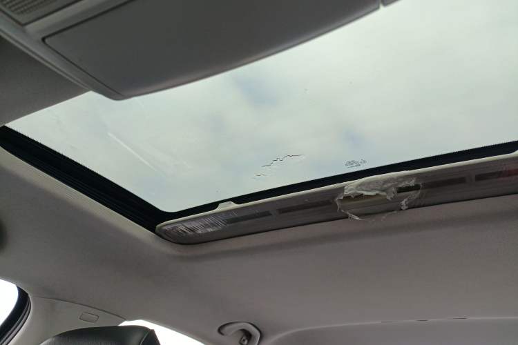 Used Volkswagen Sagitar 2014 Revised Version 1.4TSI Automatic Luxury Edition
