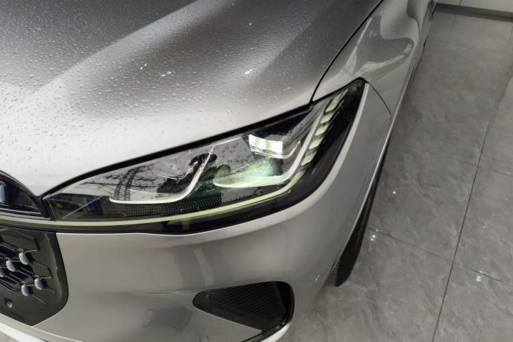 Used Lincoln Corsair 2024 1.5T Two-Wheel Drive Deluxe Hybrid Version Left Front Headlight