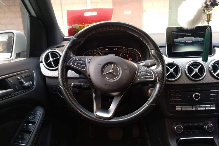 Used Mercedes-Benz B-Class 2015 B 200 Fashion Model
