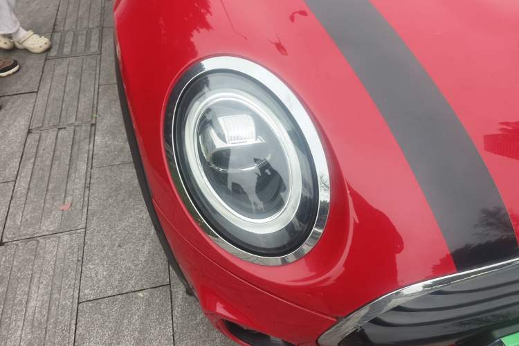 Used MINI 2021 1.5T COOPER Racing Edition Five-Door Model Right Front Headlight