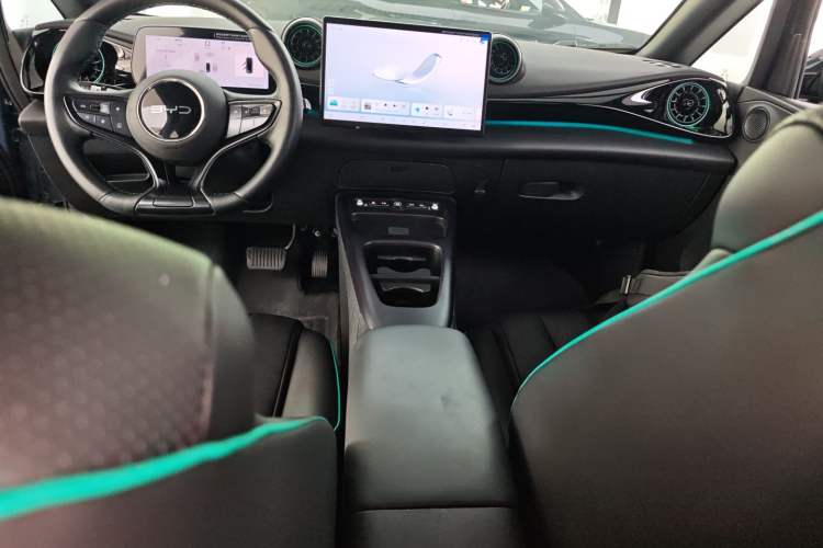 Used BYD Dolphin 2025 Intelligent Driving Version 410 km Fashion Edition
