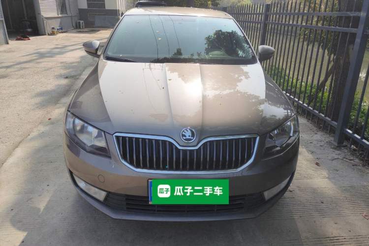 Used Skoda Octavia 2015 1.6L Automatic Yijie Edition Front