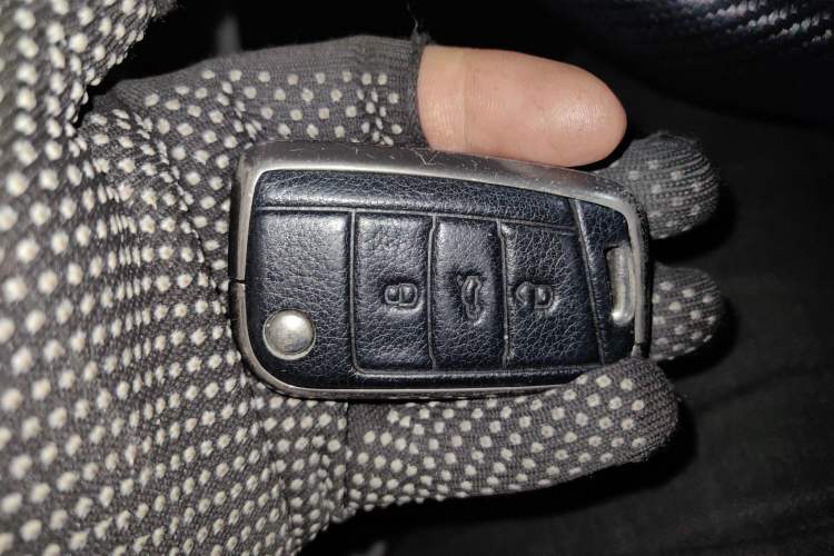 Used Volkswagen Tharu 2023 300TSI Two-Wheel-Drive Full Moon Edition