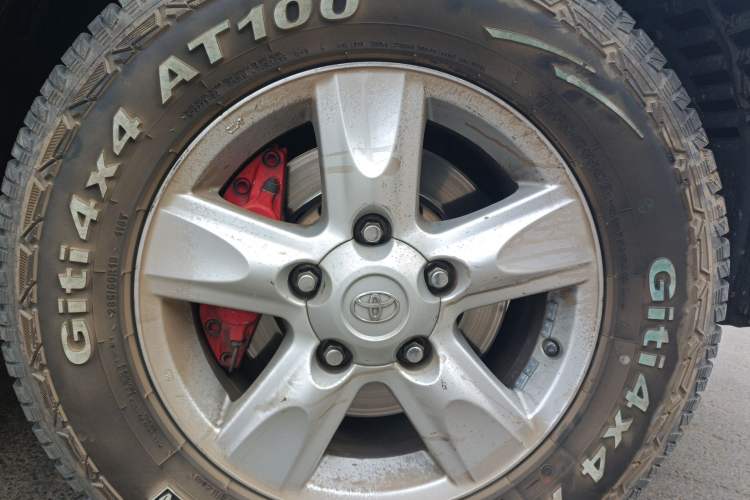 Used Toyota Land Cruiser  Right Front Wheel Hub