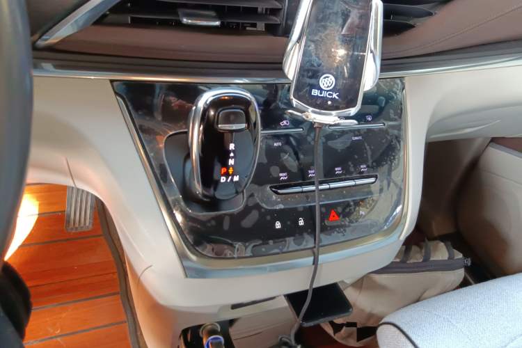 Used Buick GL8 2021 Land Cruiser Executive Class 652T Luxury Model
