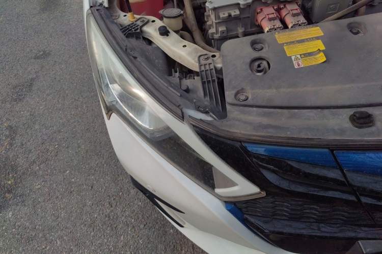 Used BYD Qin New Energy 2016 Qin EV300 Prestige Model Right Front Headlight