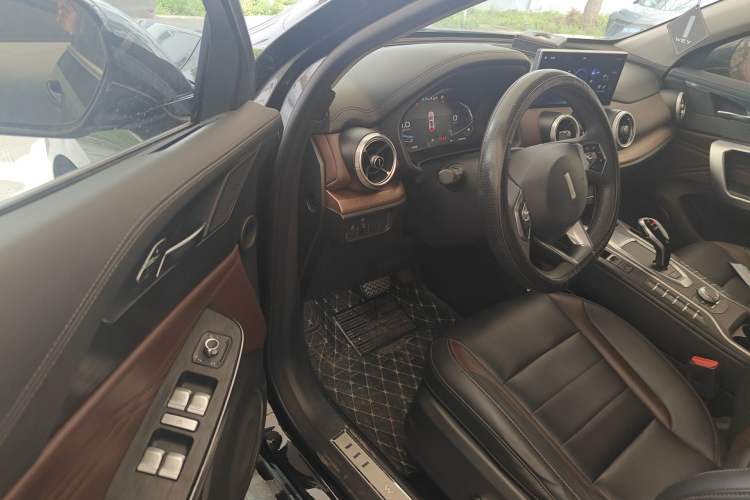 Used Wey VV5 2020 1.5T Two-Wheel Drive Smart Pioneer Driver Seat