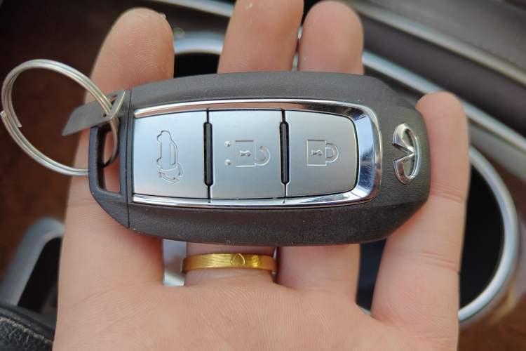 Used Infiniti QX60 2020 2.5 S/C Hybrid Two-Wheel-Drive Excellence Edition
