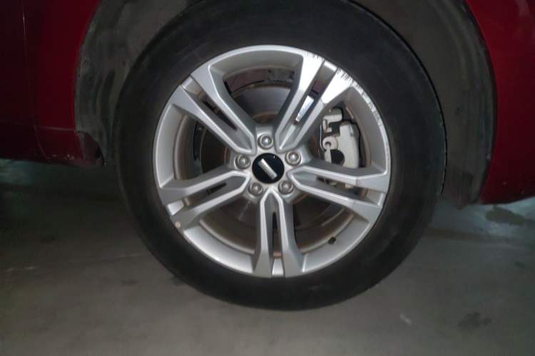 Used Wey VV5 2019 1.5T Two-Wheel Drive Color Pioneer