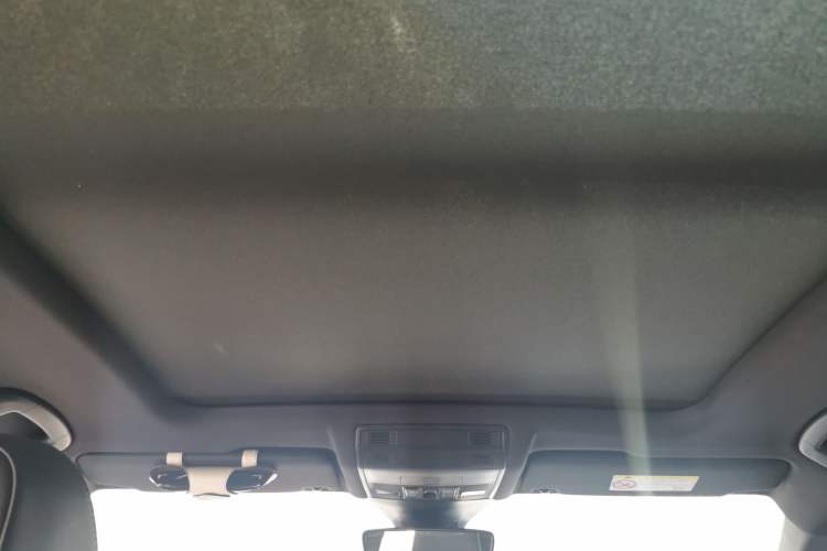 Used Volkswagen T-ROC 2023 300TSI DSG Two-Wheel-Drive Chen Guang Edition
