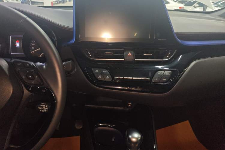 Used Toyota C-HR 2020 2.0L Luxury Edition Audio And AC Panel