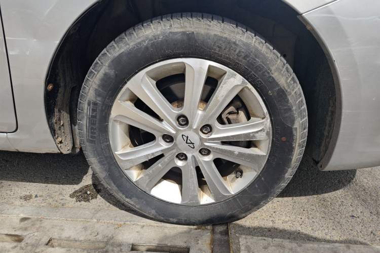 Used Chery E3 2013 1.5L Manual Fashion Model Right Front Wheel Hub