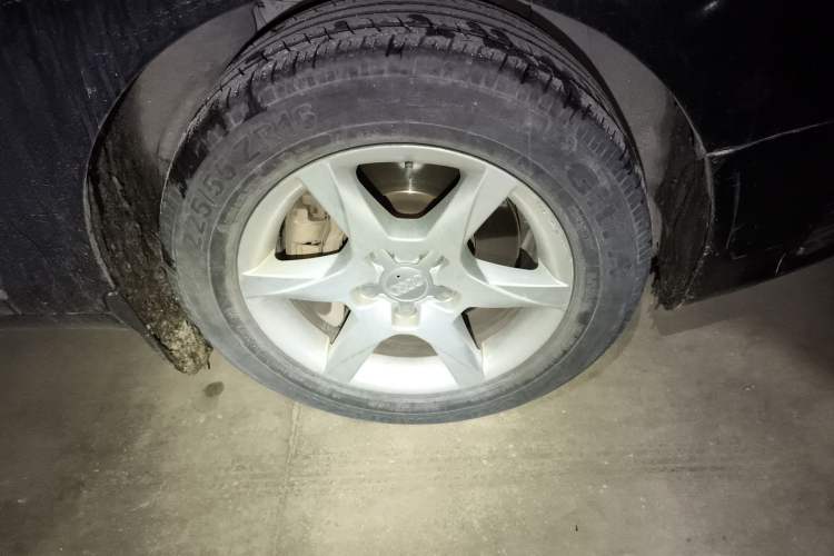 Used Audi A6L 2011 2.0 TFSI Automatic Standard Edition Right Front Wheel Hub