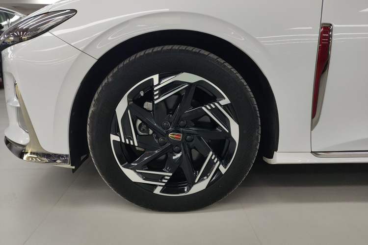 Used Hongqi H6 2023 2.0T Zhiyi Version Left Front Wheel Hub