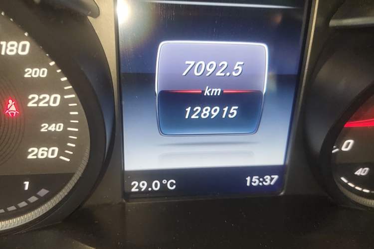 Used Mercedes-Benz GLC 2016 GLC 260 4MATIC Luxury Model