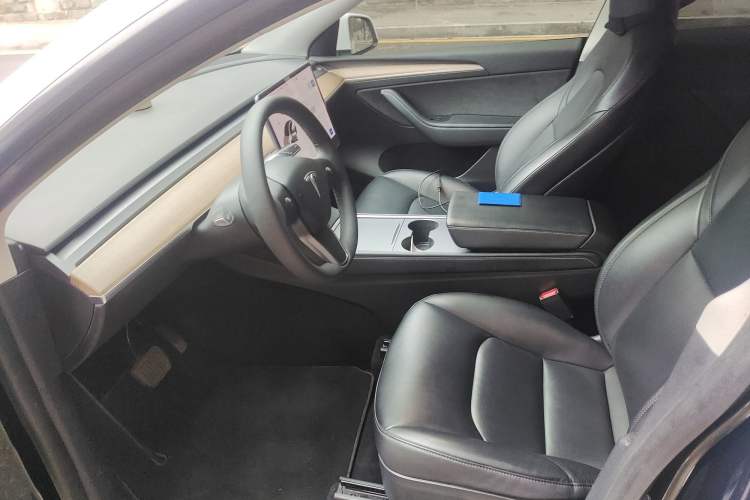 Used Tesla Model Y 2021 Long-Range All-Wheel-Drive Version Left Front Seat