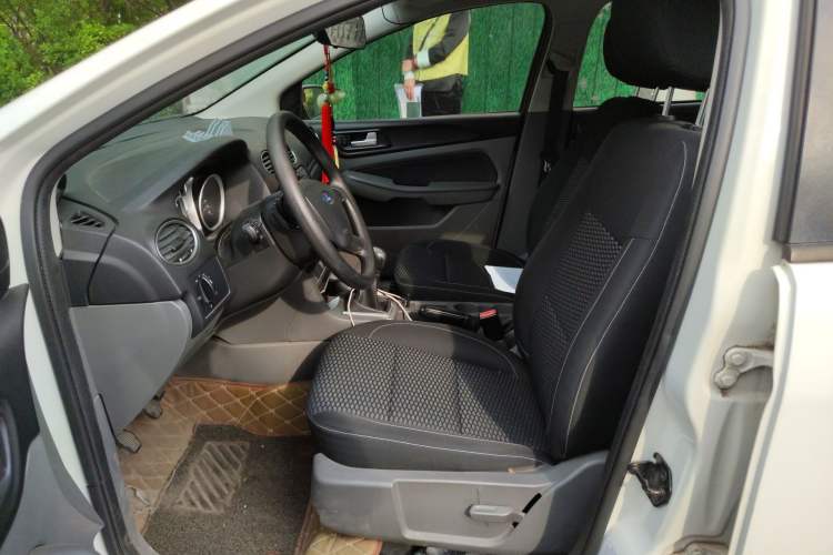 Used Ford Focus 2013 Hatchback Classic 1.8L Manual Base Model Left Front Seat