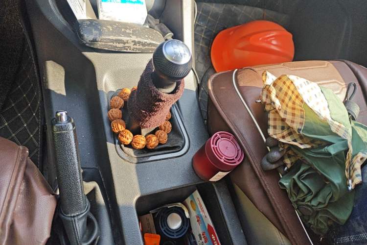 Used FORTHING Lingzhi 2022 M5L 1.6L Utility Model 7 Seats Gear Lever