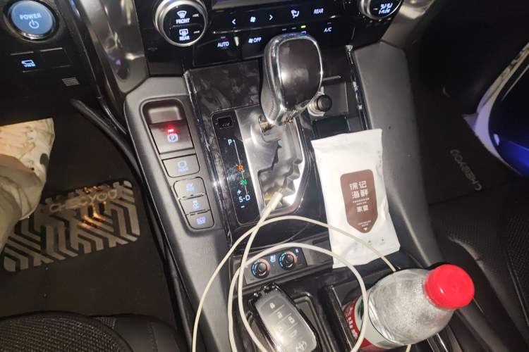 Used Toyota Vellfire 2020 Dual-Engine 2.5L HV Luxury Edition
