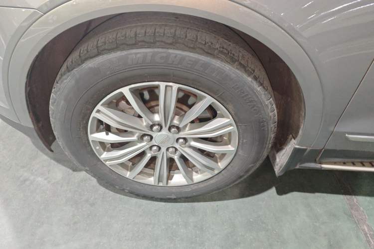 Used Cadillac XT5 2018 25T Luxury Model
