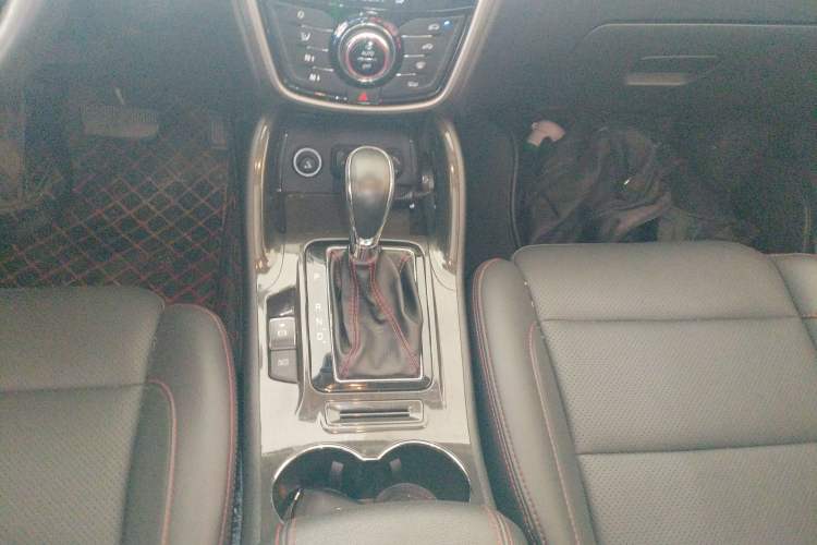 Used CHANGAN CS75 2017 Shangkui Edition 1.5T Automatic Fengyue Model
