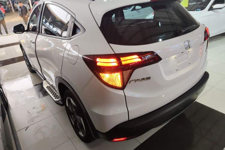 Used Honda Vezel 2017 1.8L CVT Front-Wheel Drive Pioneer Edition
