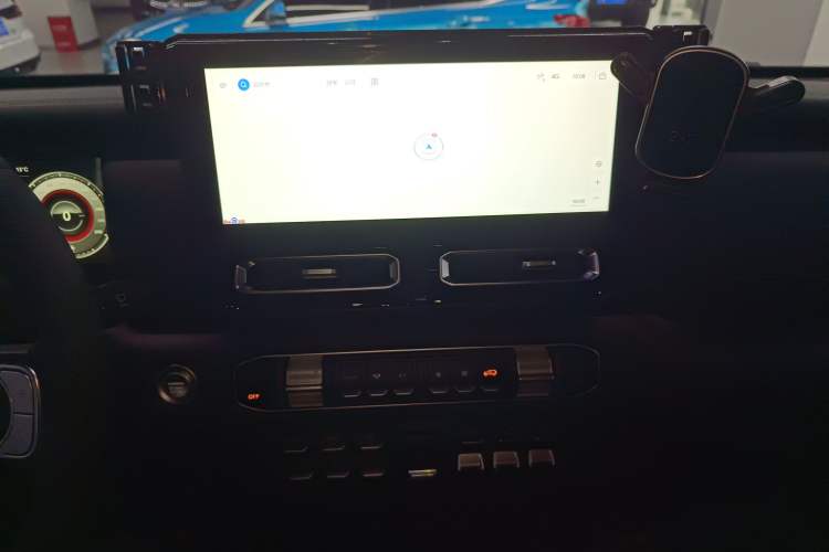 Used 212 T01 2024 2.0T Mechanic
