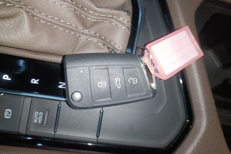 Used Volkswagen Tiguan L 2023 330TSI Automatic Two-Wheel Drive R-Line Flagship Edition
