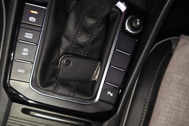 Used Volkswagen Sagitar 2025 Revised Version 2 300TSI DSG Excellence Edition Vehicle Key