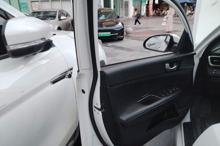 Used Kia K5 2017 2.0L Automatic 15th Anniversary Special Edition LUX
