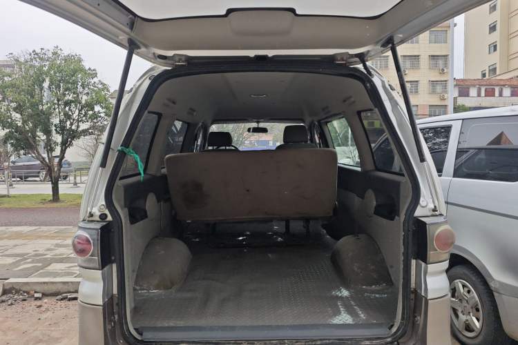 Used FORTHING Lingzhi 2015 V3 1.5L 5-Seater Special Offer Model
