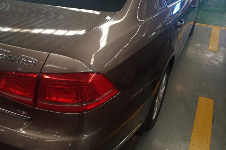 Used Volkswagen Magotan 2015 1.8TSI Luxury Model Right Rear Taillight