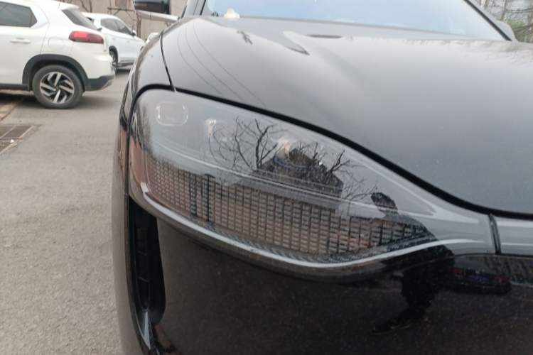 Used Hima AITO M9 2024 Range-Extended Ultra Version 42 kWh 6-Seater Model Right Front Headlight