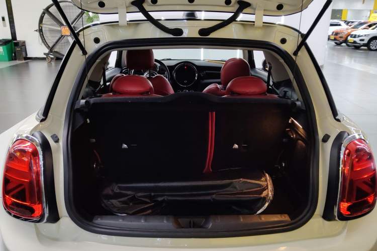 Used MINI MINI 2019 1.5T COOPER Classic Edition
