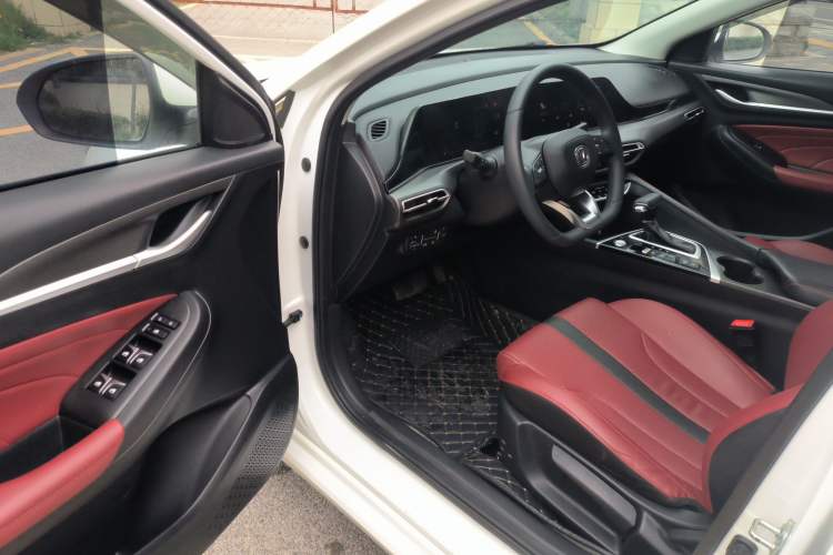 Used Changan Eado 2021 PLUS Blue Whale NE 1.4T GDI DCT Prestige Model
