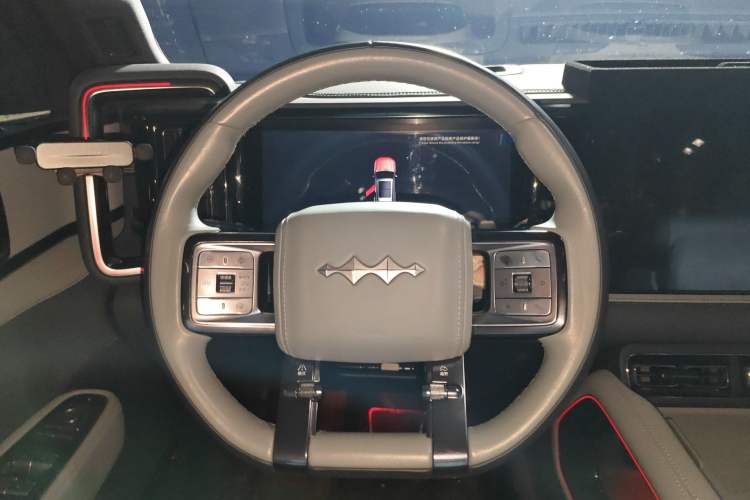 Used Formula Leopard 5 2023 Navigator Edition
