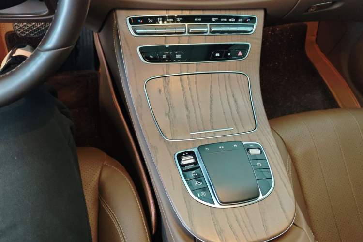 Used Mercedes-Benz E-Class 2023 Updated E 300 L Fashion Edition
