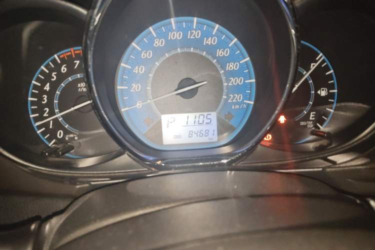 Used Toyota YARiS L Zhi Xuan 2015 1.5E Automatic Charm Edition Odometer Close Up