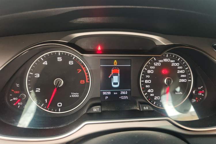 Used Audi A4L 2013 35 TFSI Automatic Technology Edition Instrument Cluster