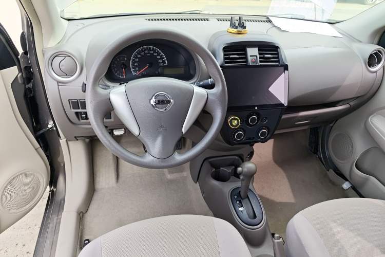 Used Nissan Sunny 2016 1.5XE CVT Leading Edition Steering Wheel