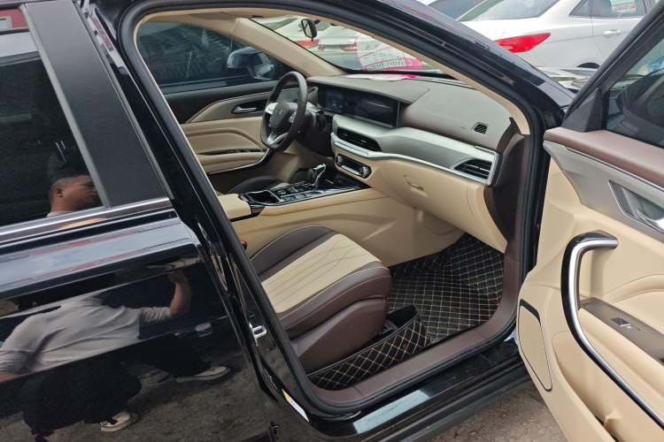 Used Bestune T77 2023 1.5T Automatic Luxury Model
